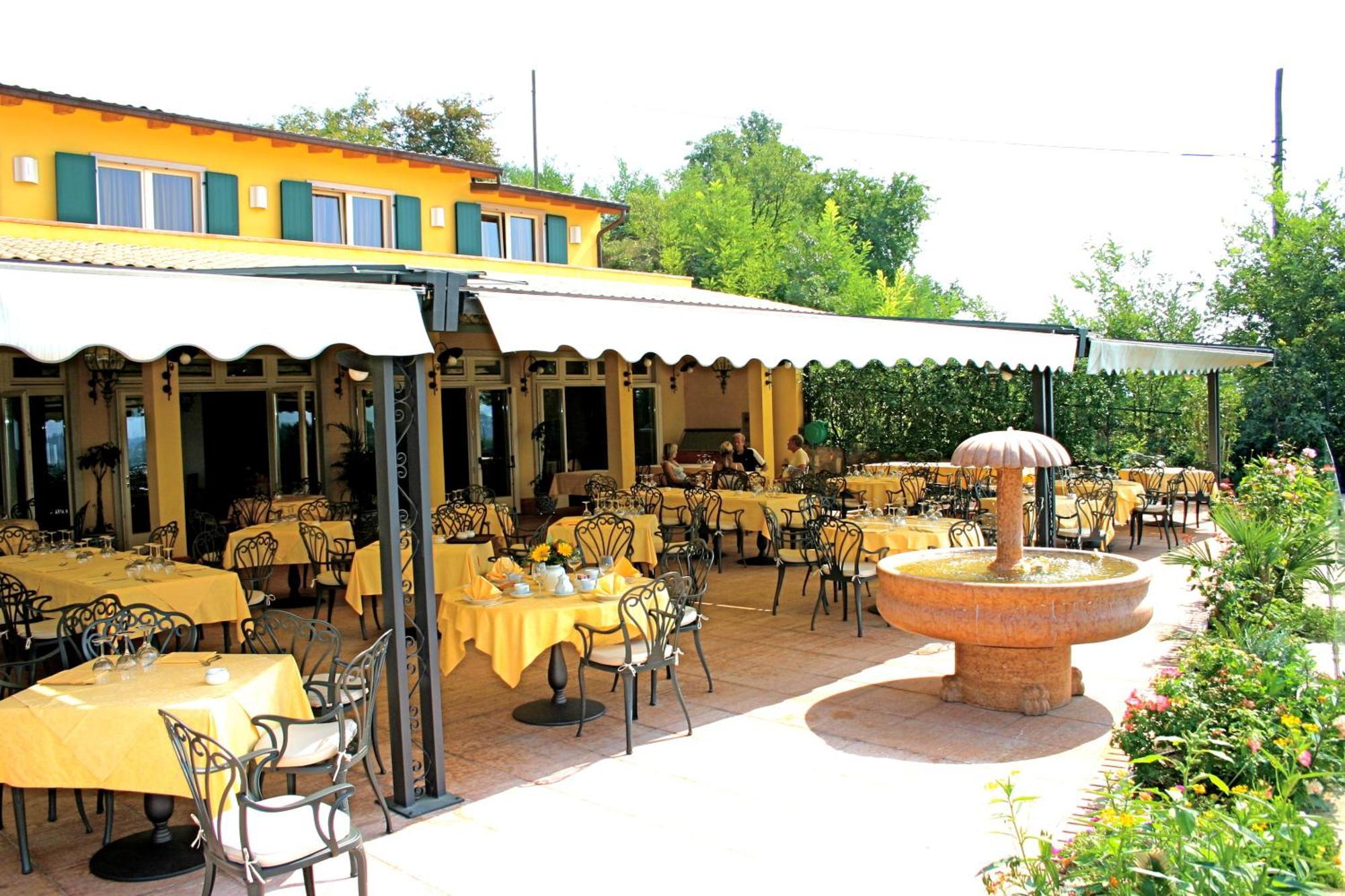 Hotel La Dolce Vita Cavaion Veronese Exterior photo
